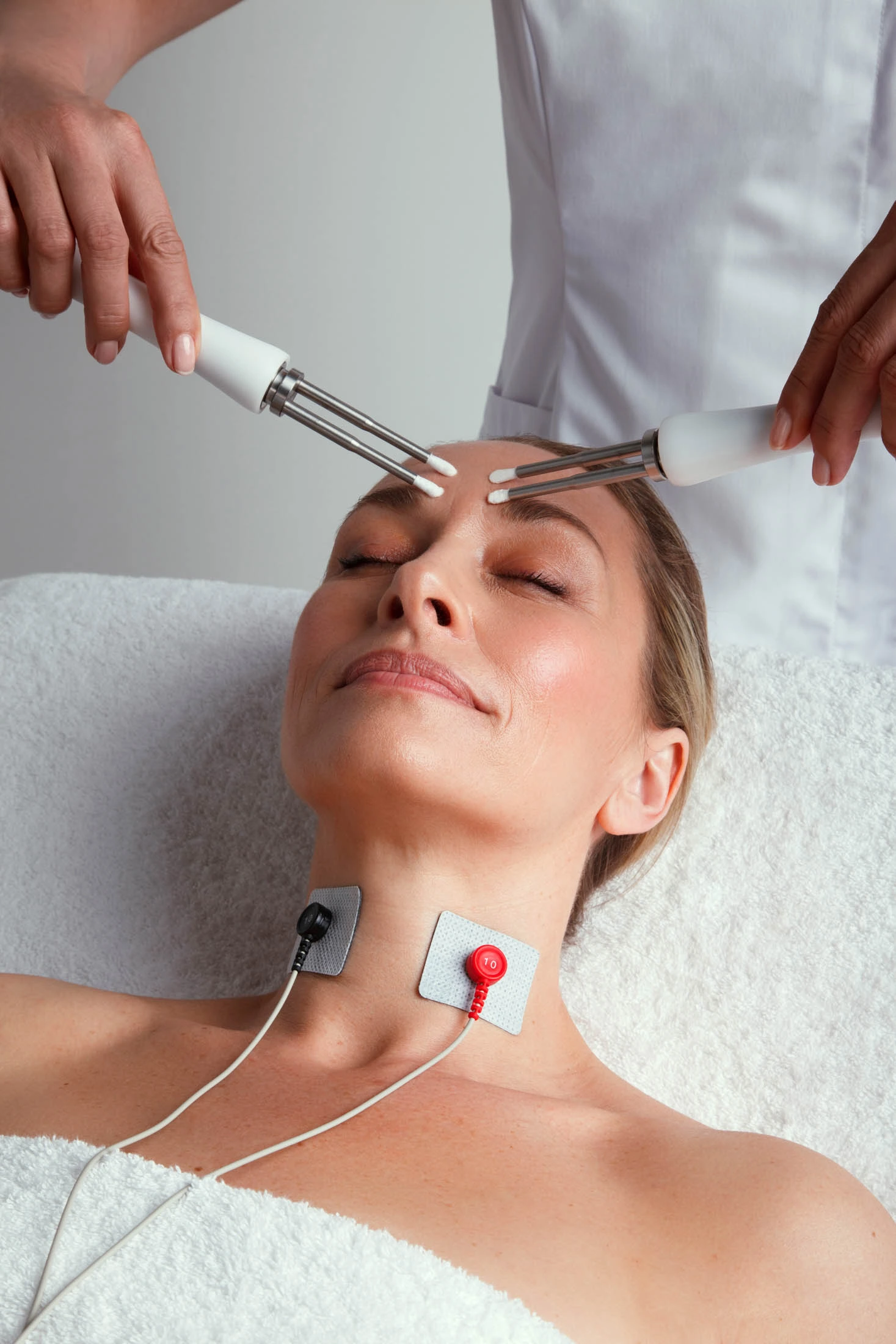 The Face & Body MediSpa CACI Signature Non-Surgical Facial Toning is an advanced non-invasive treatment using CACI’s Microcurrent technology, backed by over 20 years of medical research, to deliver visible lifting and firming results.