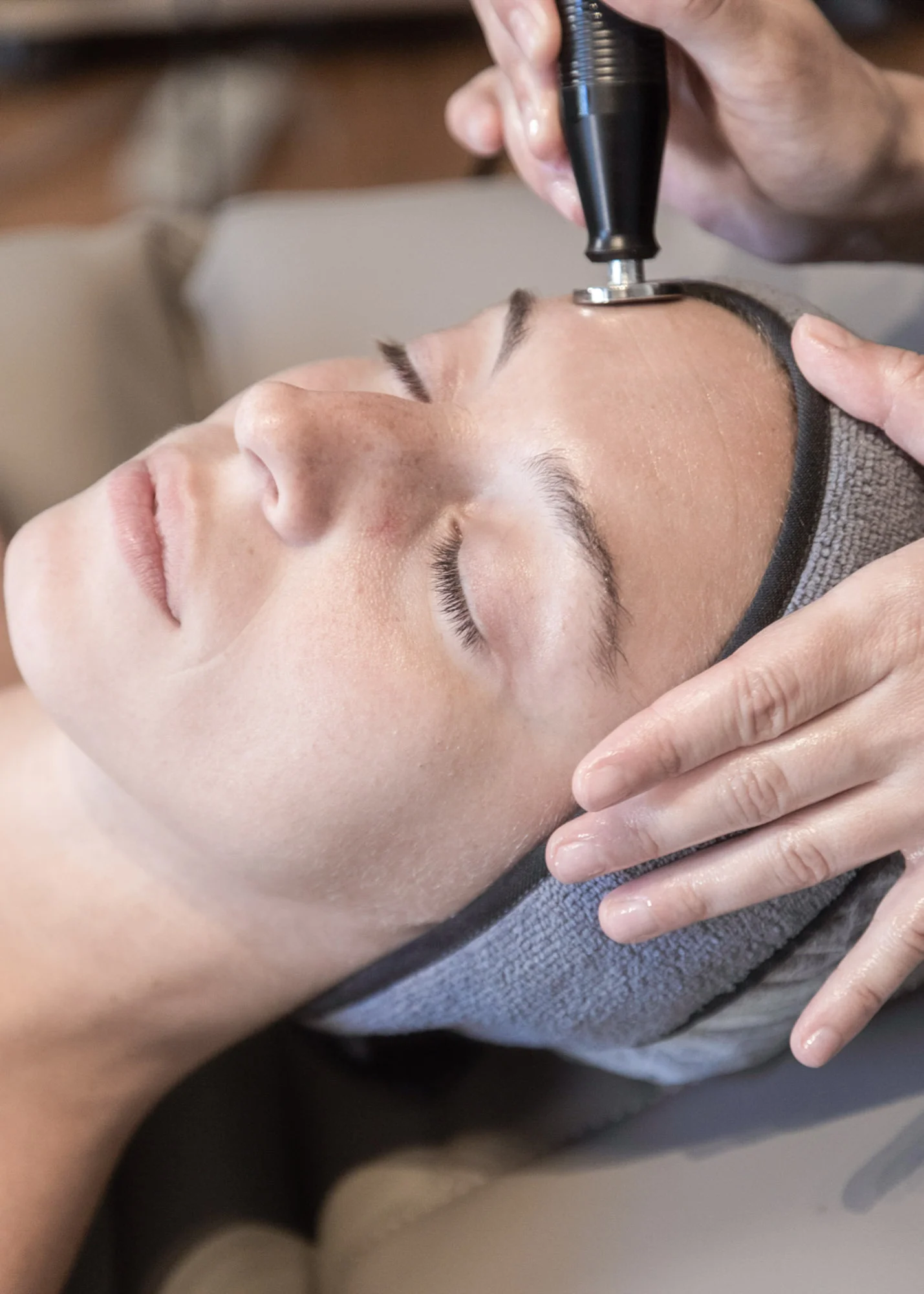 This brightening treatment at The Face & Body MediSpa uses a targeted blend of vitamin A, vitamin C, and AHAs to help improve the look of uneven pigmentation and sun-induced discolouration.