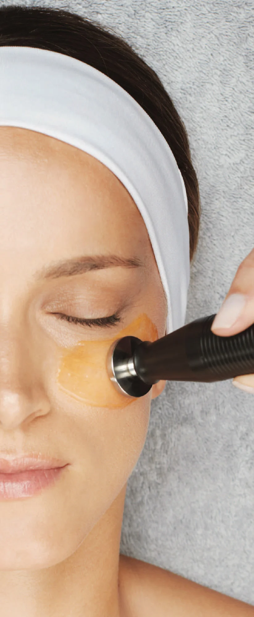 This intensive treatment at The Face & Body MediSpa combines three of Environ’s advanced technologies, Dual Electro-Sonic and Cool Peel, to help refine uneven texture and improve the appearance of mild scarring.